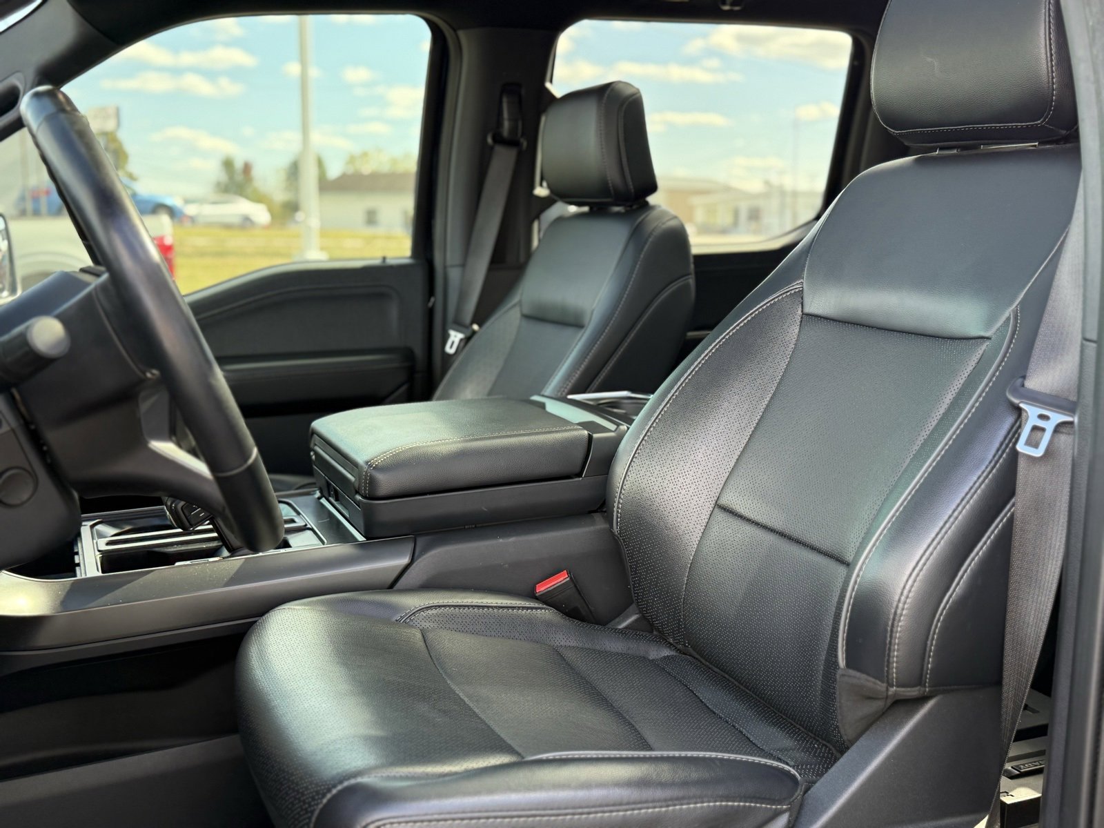 Used 2024 Ford F150 Lariat w/ Equipment Group 502A High image 7