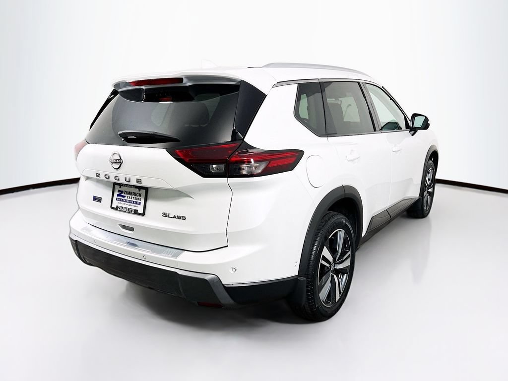 Used 2024 Nissan Rogue SL AWD/4WD image 7