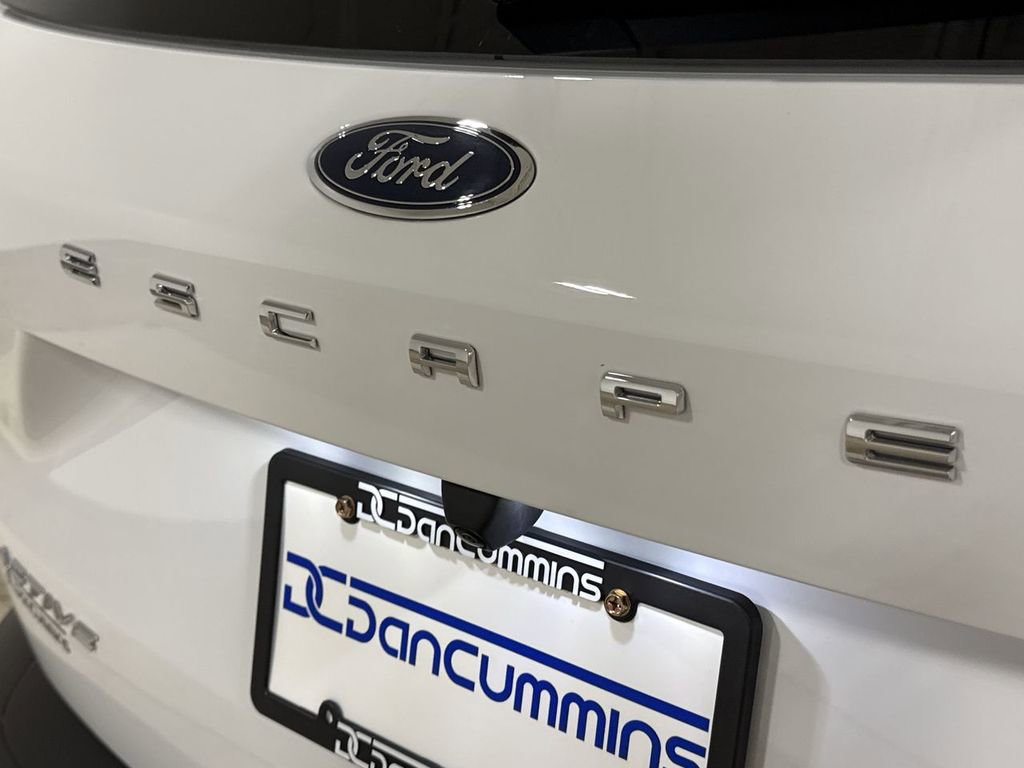 Used 2025 Ford Escape Active AWD/4WD image 25