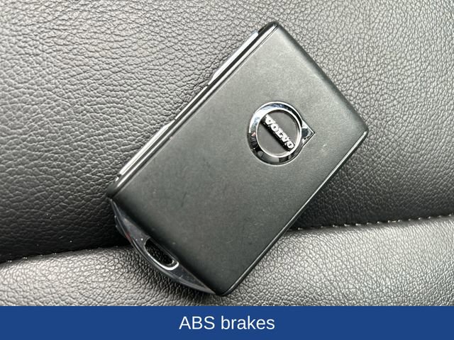 Used 2022 Volvo S60 B5 Inscription image 25