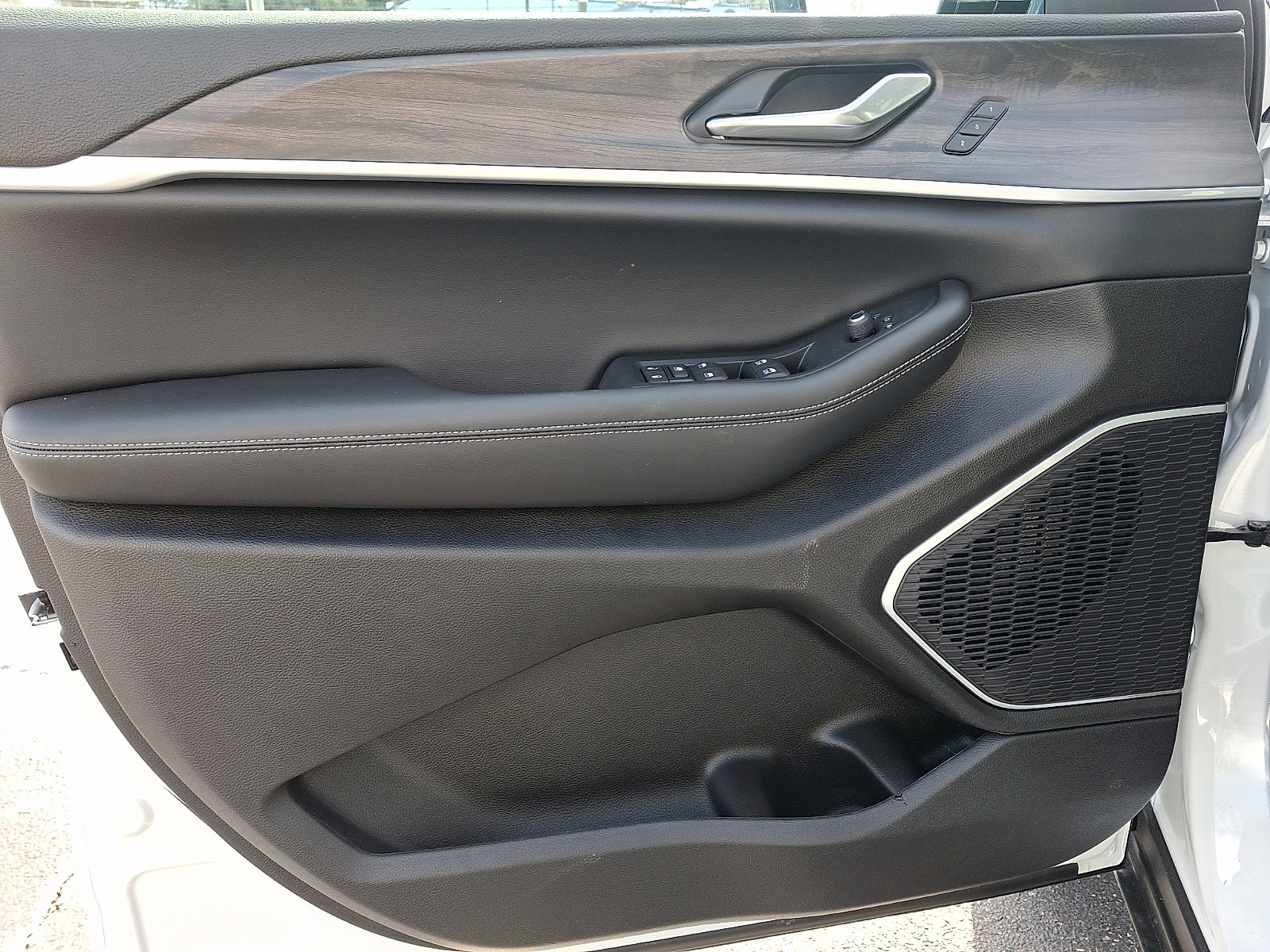 New 2026 Jeep Grand Cherokee Limited image 8