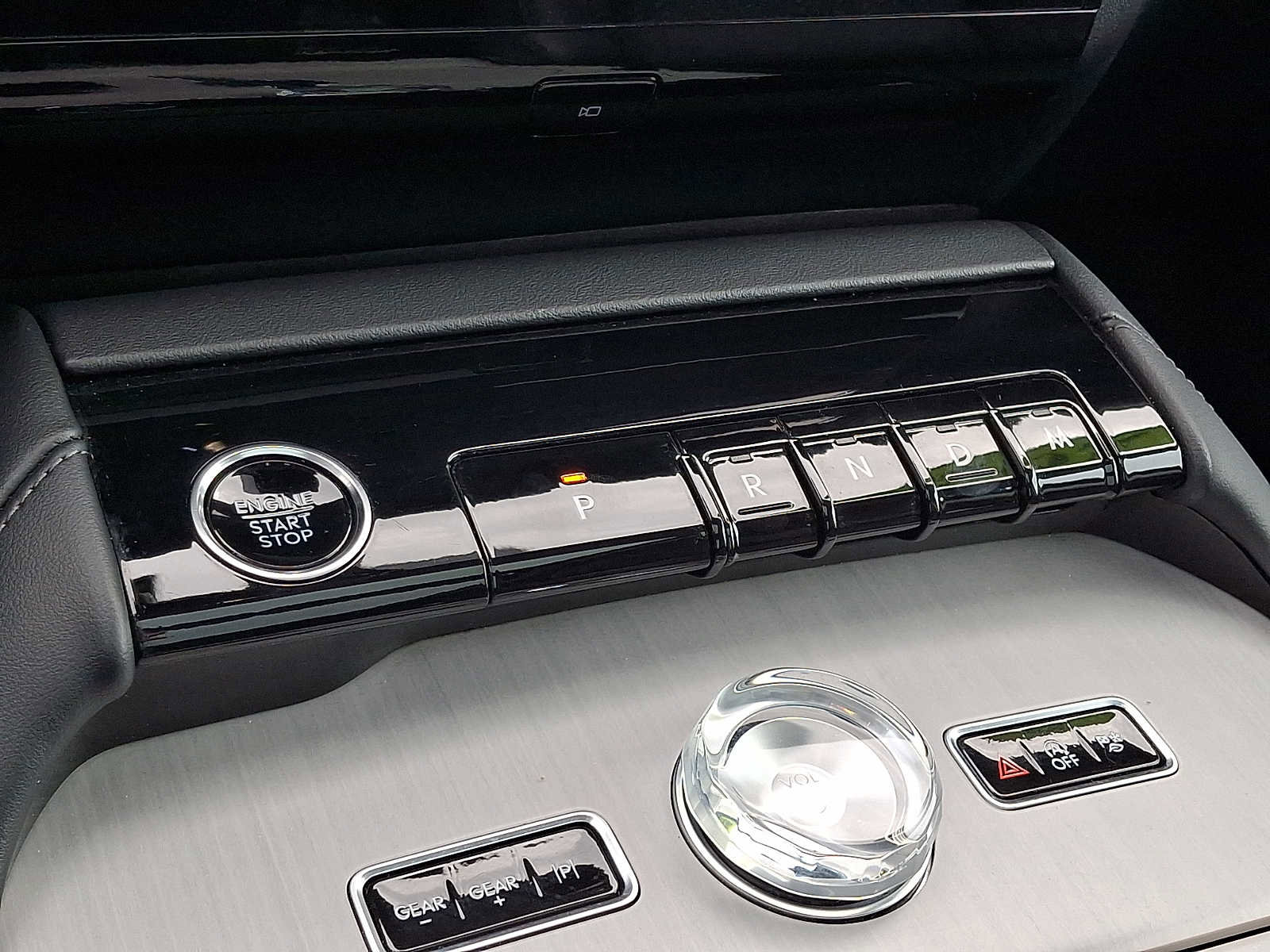 Used 2025 Lincoln Navigator Reserve image 16