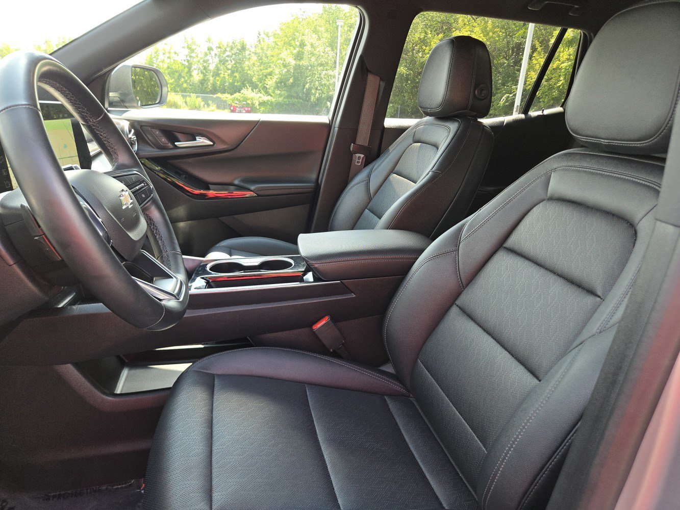 Used 2025 Chevrolet Equinox LT w/ Convenience Package II AWD/4WD image 24