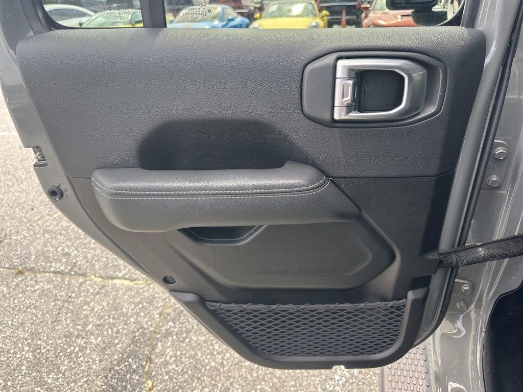 Used 2022 Jeep Wrangler Unlimited Sahara w/ Safety Group image 25