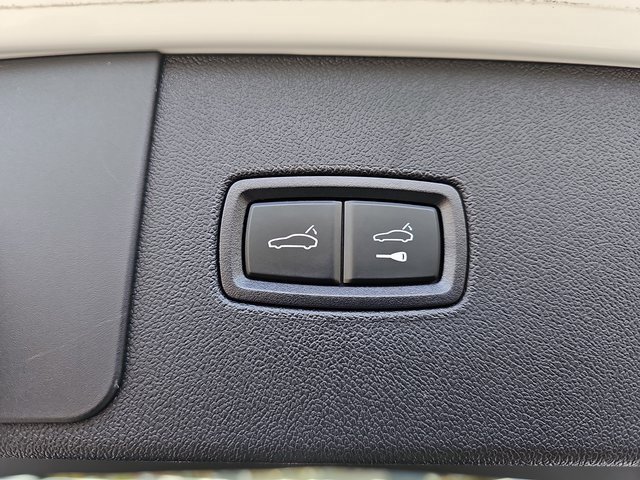 Used 2023 Porsche Cayenne image 13
