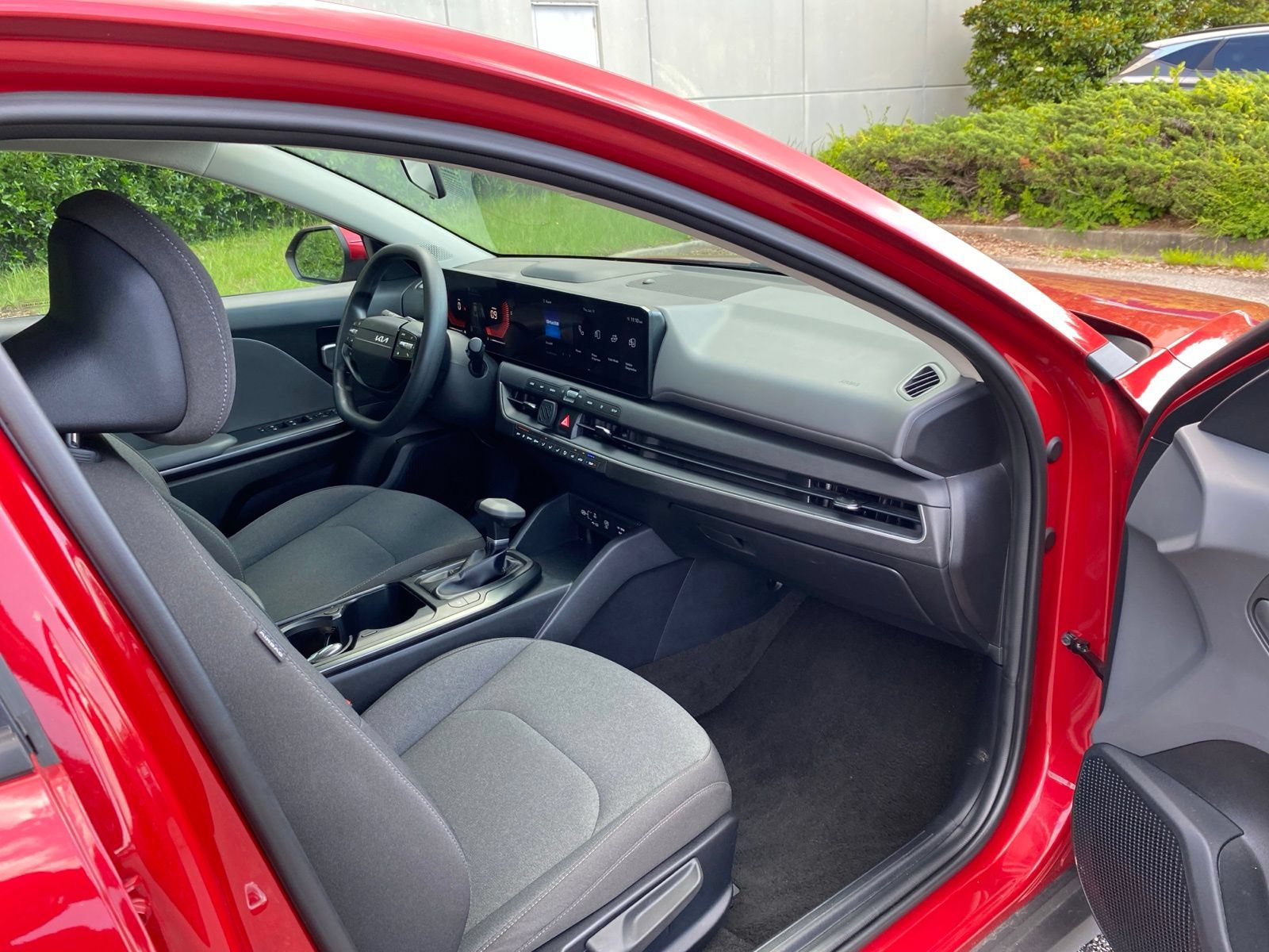 Used 2025 Kia K4 FWD image 13