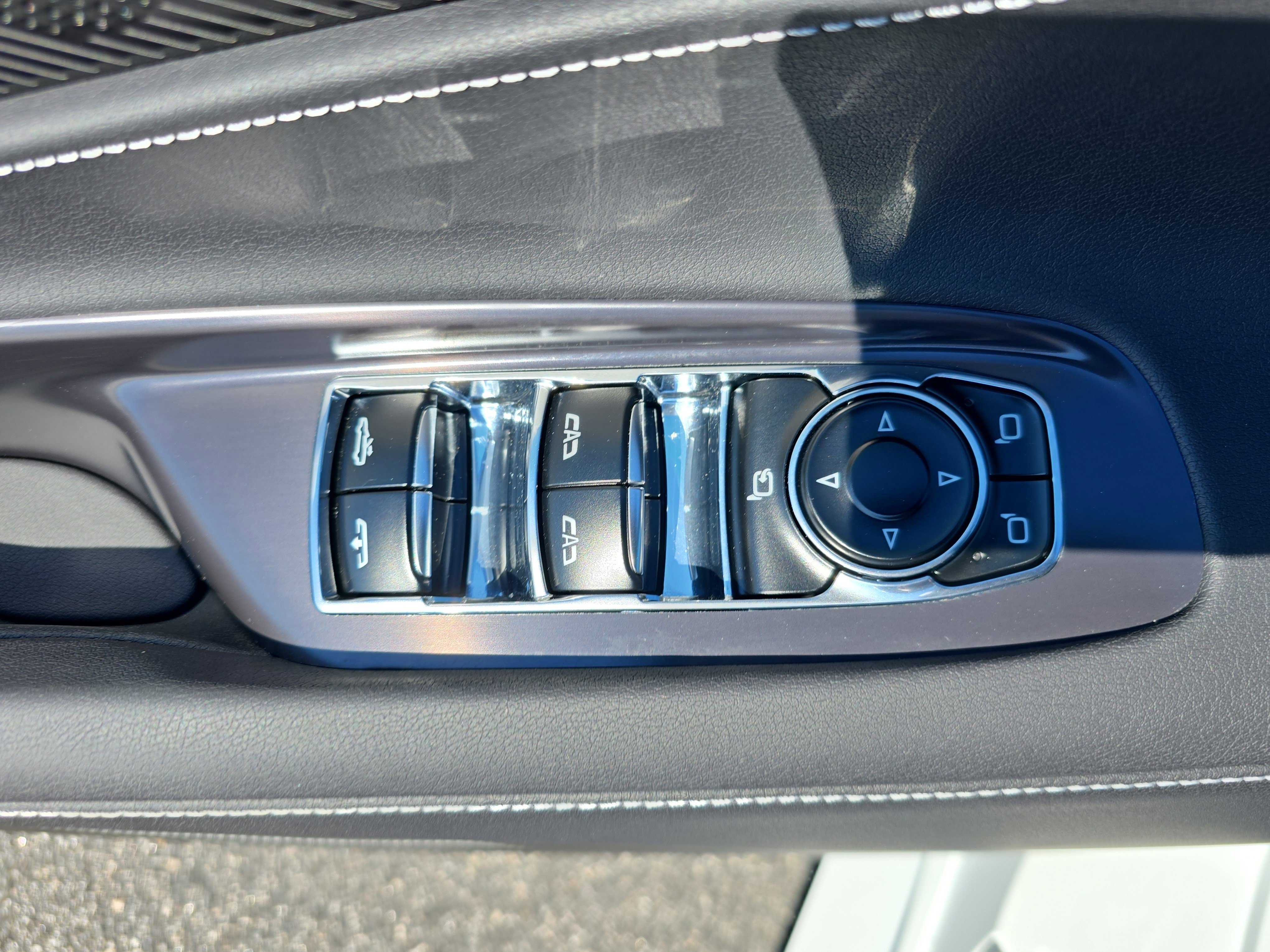 Used 2024 Chevrolet Corvette 2LT w/ Stealth Interior Trim Package image 24