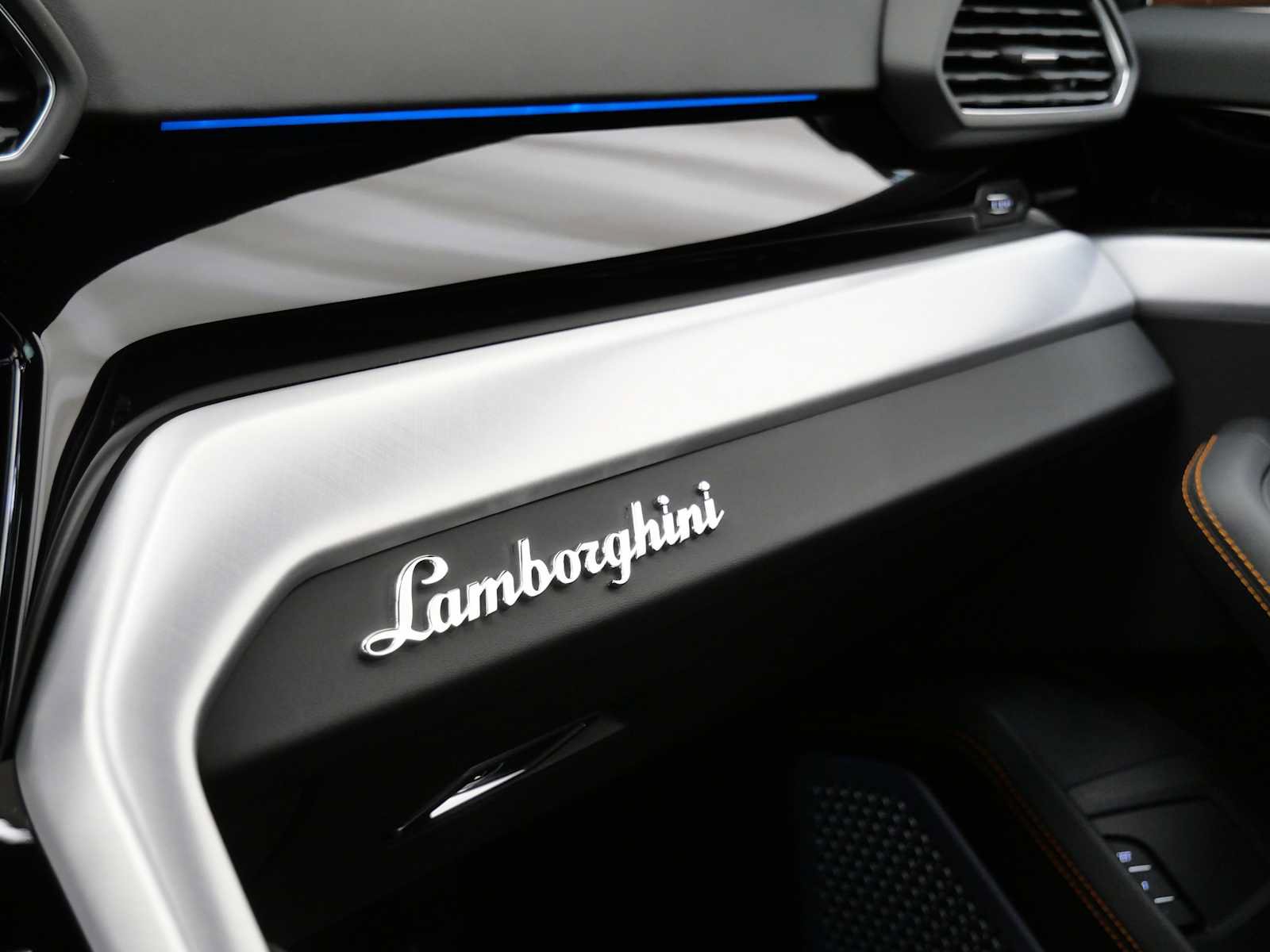 Used 2024 Lamborghini Urus S AWD/4WD image 28