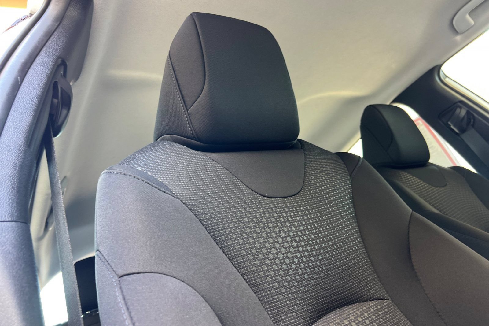Certified 2022 Toyota Prius LE FWD image 17