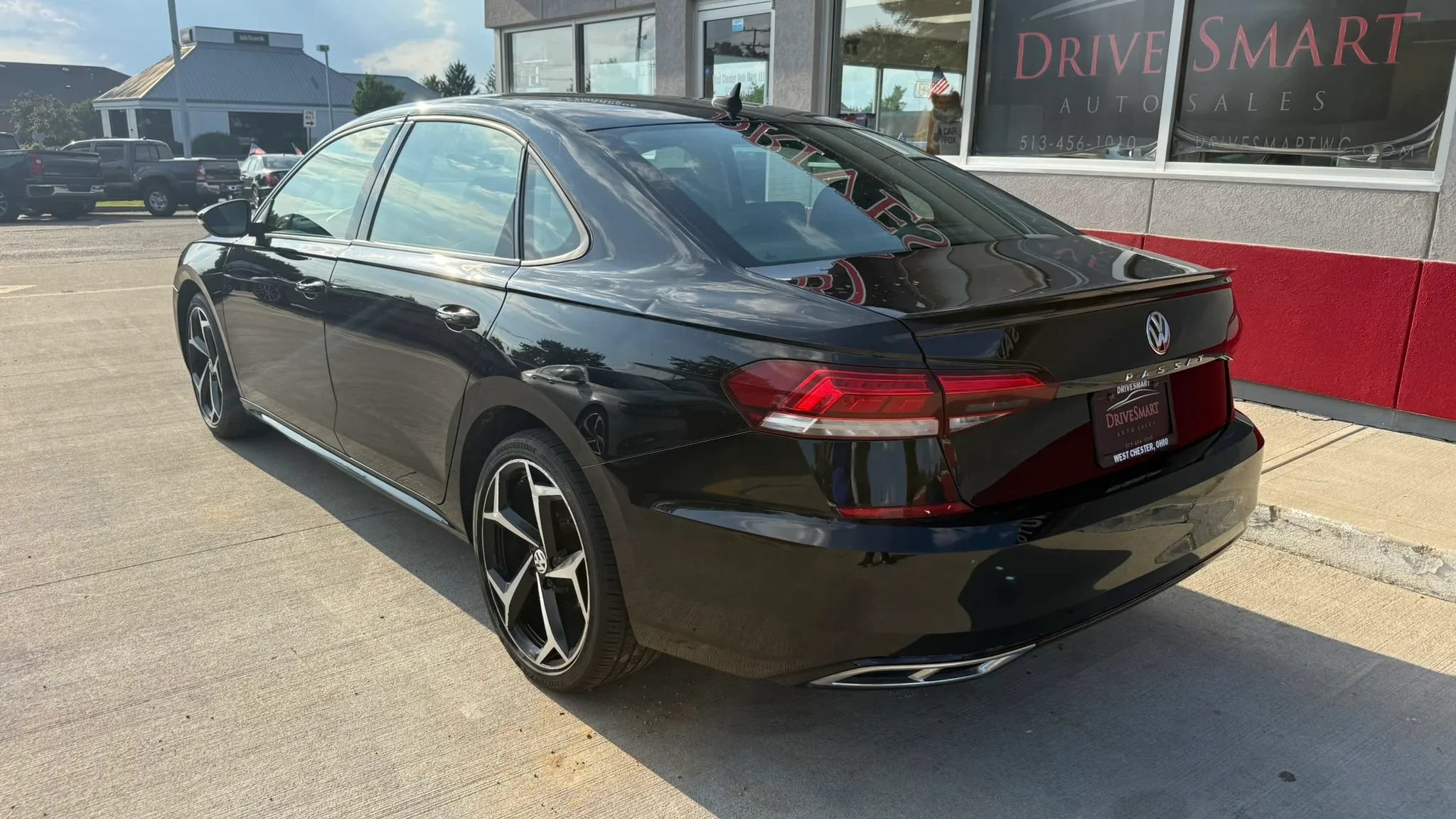 Used 2020 Volkswagen Passat 2.0T R-Line FWD image 4