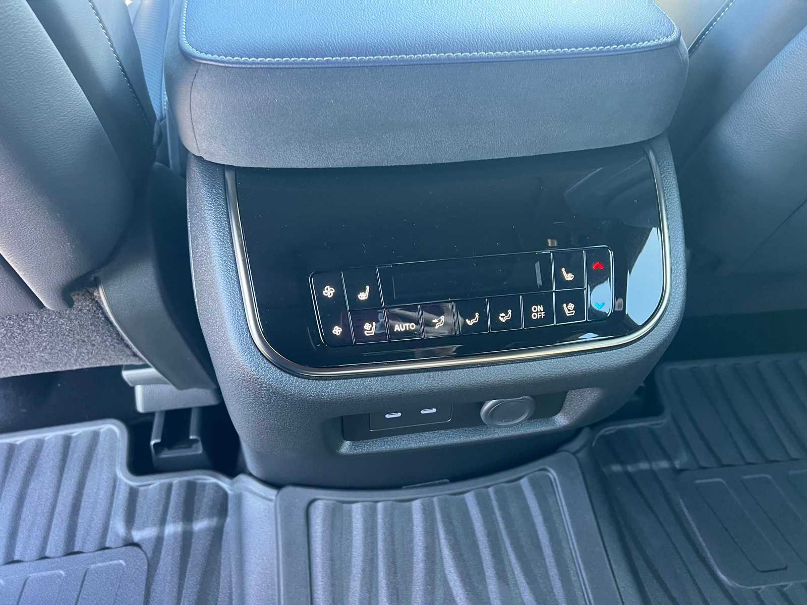 New 2026 INFINITI QX80 4WD w/ Premium Cargo Package image 25