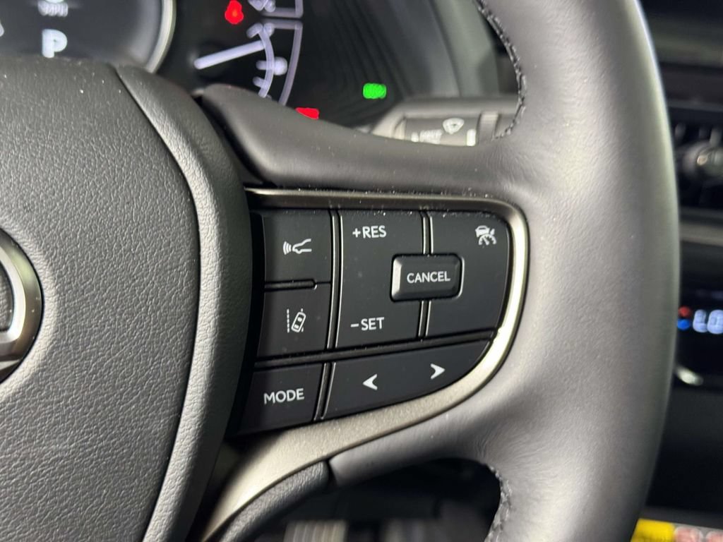 Used 2024 Lexus UX 250h AWD w/ Premium Package image 23
