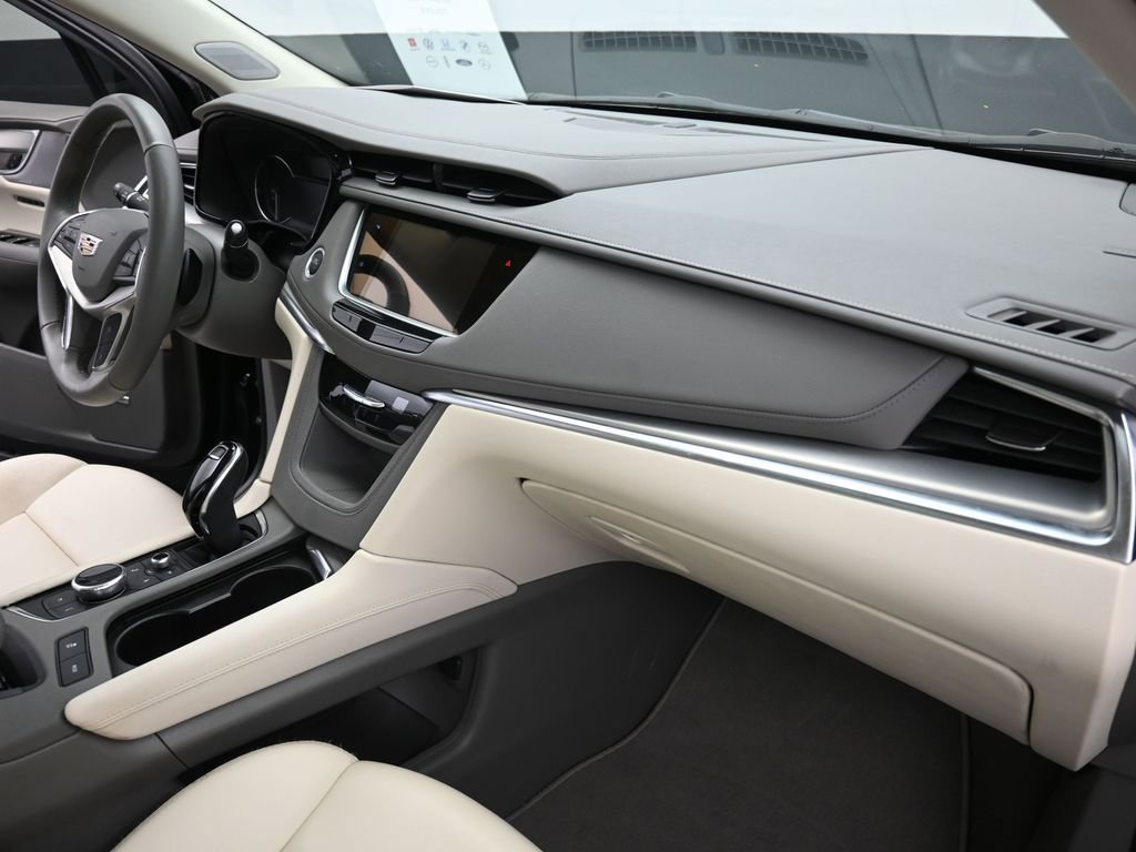 Used 2023 Cadillac XT5 Premium Luxury w/ LPO, Floor Liner Package FWD image 16