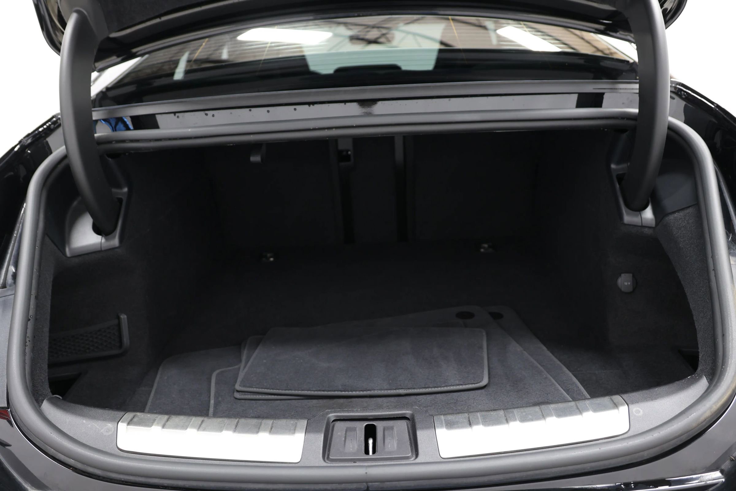 Used 2022 Audi RS e-tron GT w/ Carbon Performance Package image 60