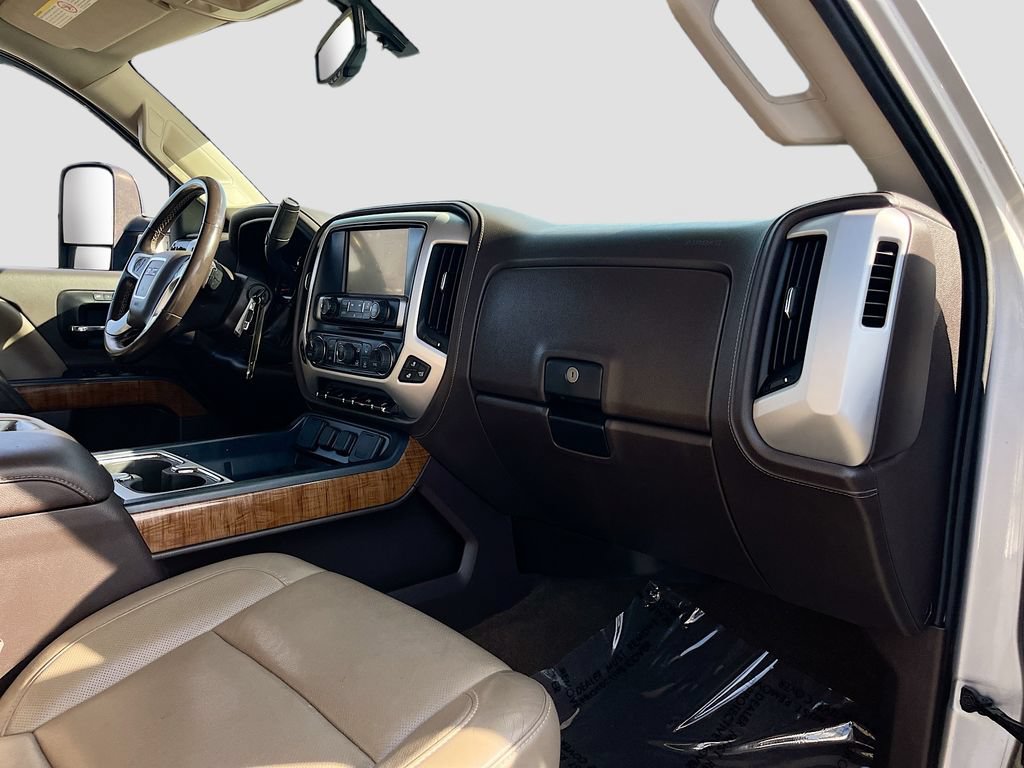 Used 2015 GMC Sierra 2500 SLT w/ Duramax Plus Package AWD/4WD image 30