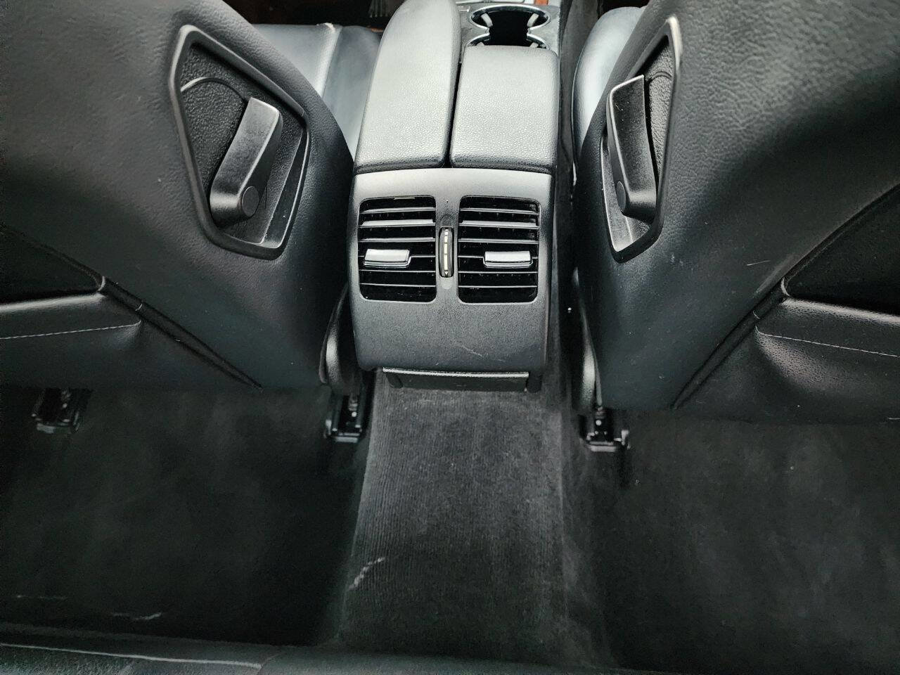 Used 2008 Mercedes-Benz C 300 Sedan image 28