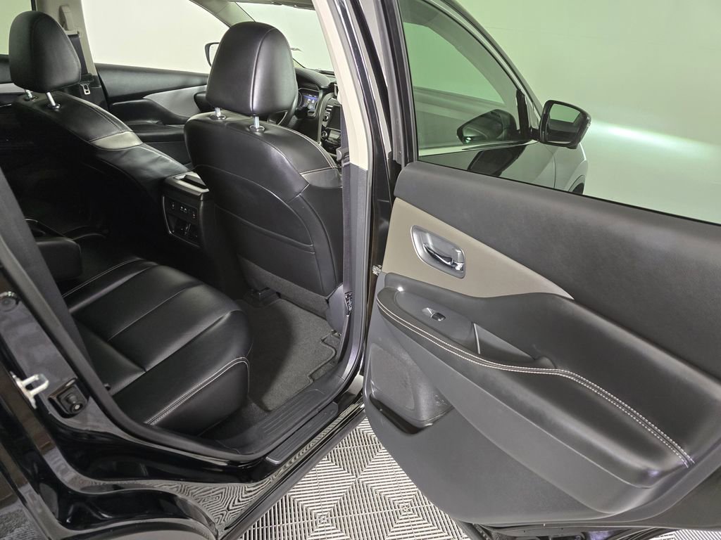 Used 2024 Nissan Murano SL image 14