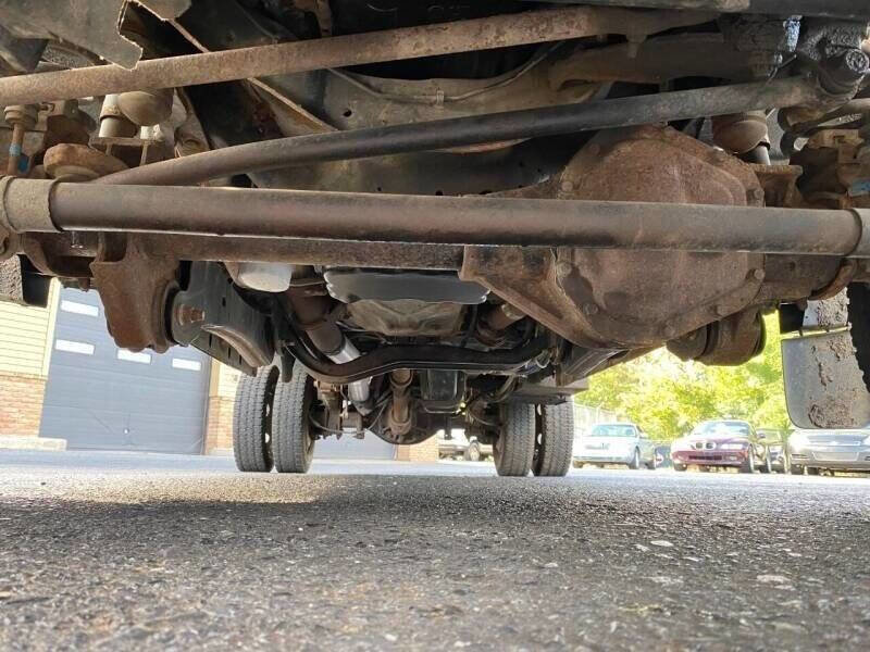 Used 2012 Ford F550 4x4 SuperCab Super Duty w/ Payload Upgrade Pkg image 29