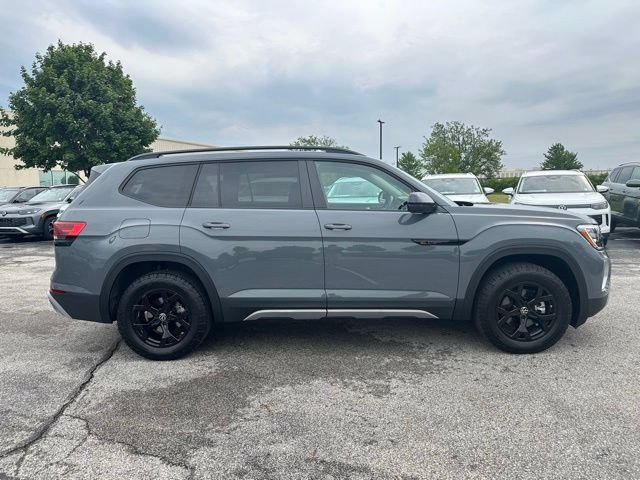 Certified 2025 Volkswagen Atlas Peak Edition SE AWD/4WD image 8