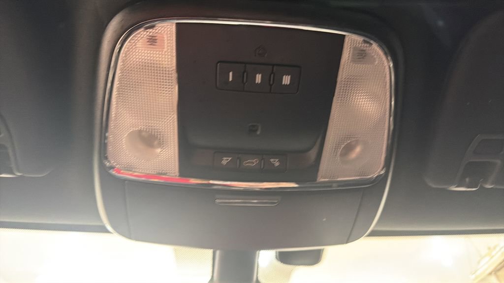 Used 2017 Jeep Grand Cherokee Limited w/ Trailer Tow Group IV image 25