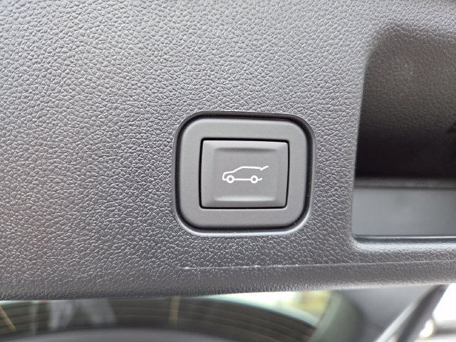 New 2026 Chevrolet Equinox EV LT w/ LPO, Blackout Package FWD image 15