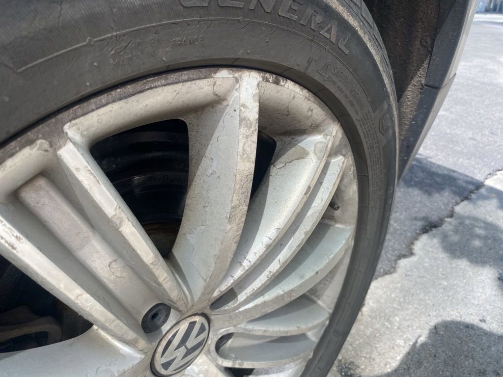 Used 2012 Volkswagen Tiguan SE FWD image 18