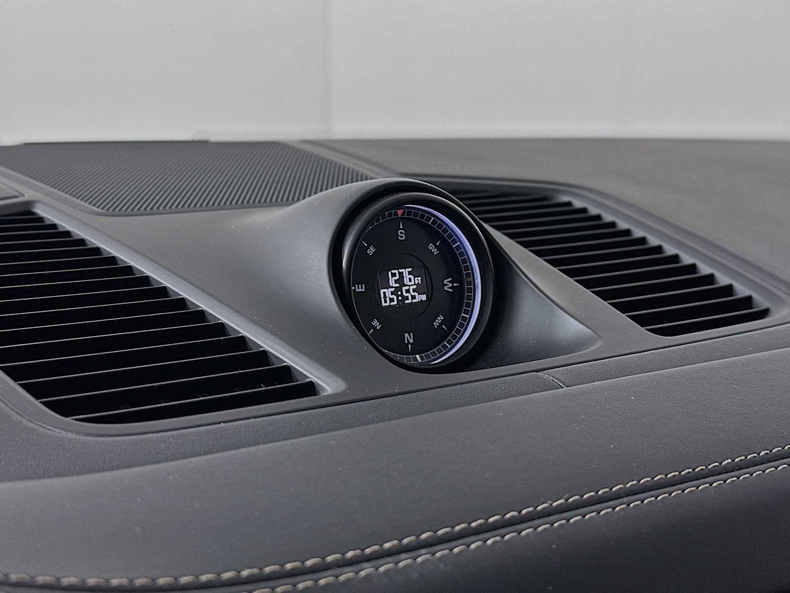 Certified 2022 Porsche Cayenne E-Hybrid image 34