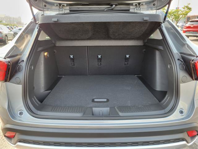 New 2026 Chevrolet Trax LT w/ Sunroof Package FWD image 29