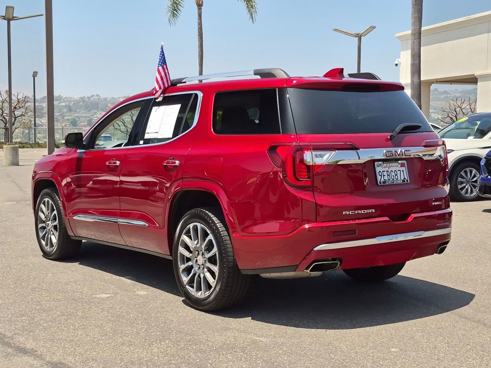 Used 2021 GMC Acadia Denali w/ Denali Technology Package AWD/4WD image 3