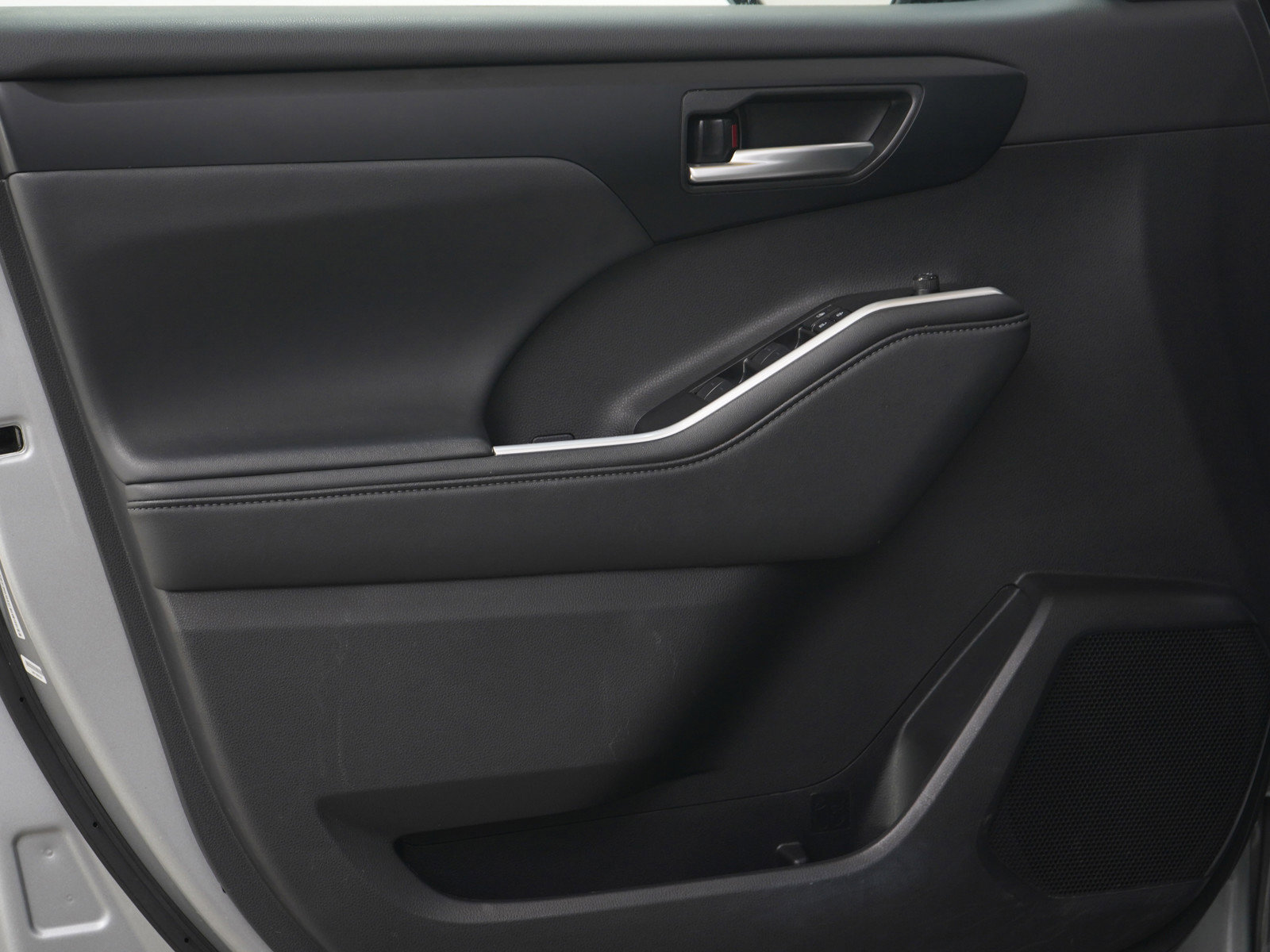 Used 2025 Toyota Highlander XSE AWD/4WD image 22