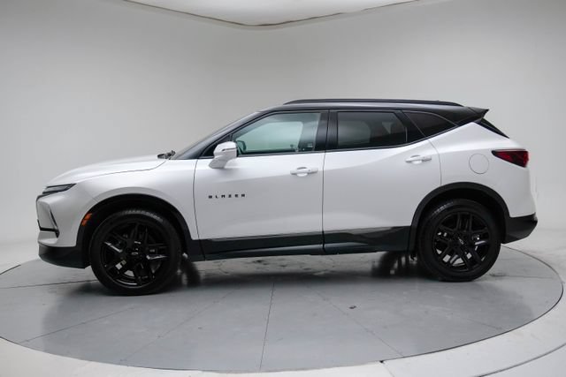 Used 2023 Chevrolet Blazer RS w/ Enhanced Convenience Package FWD image 3