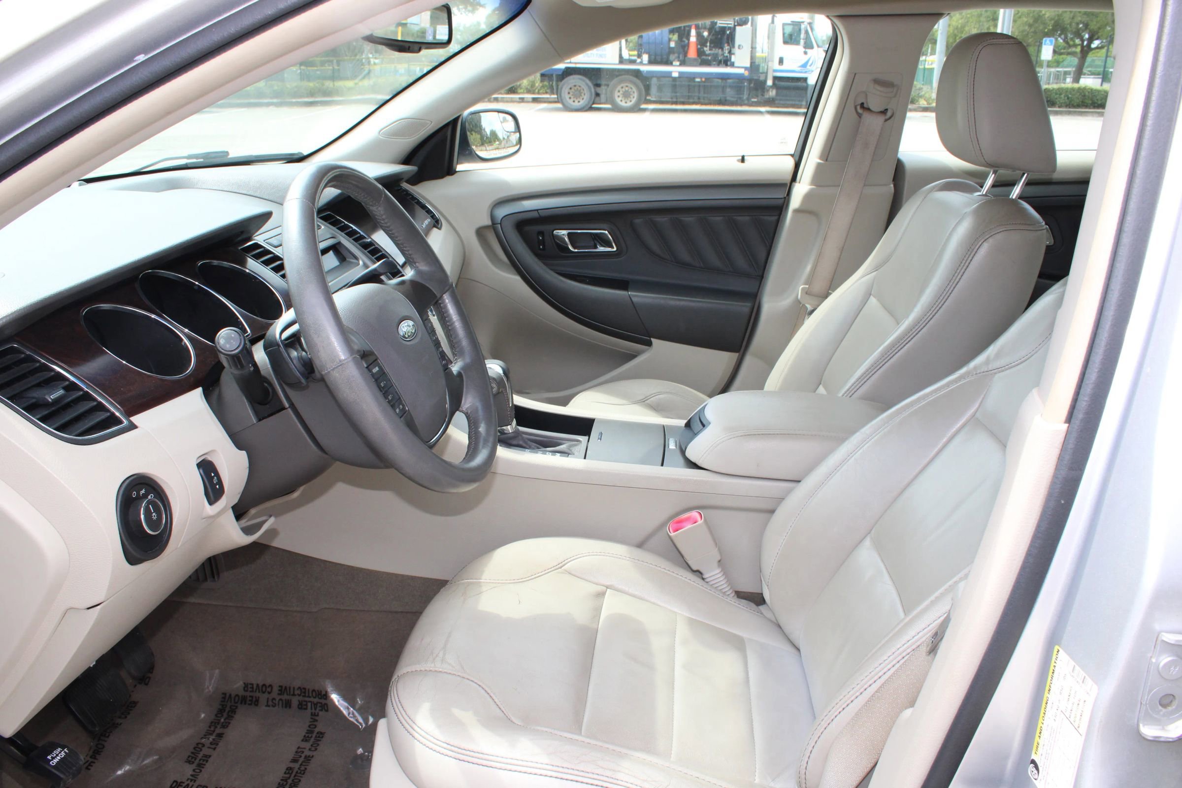 Used 2012 Ford Taurus SEL FWD image 12