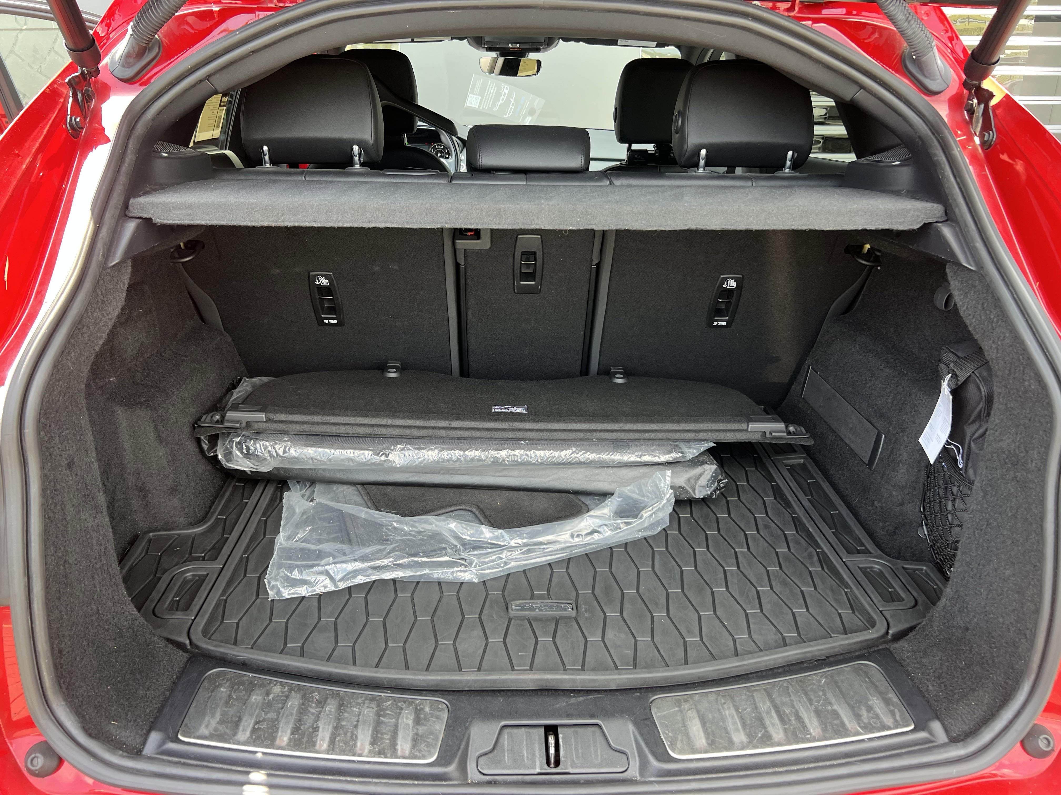 Certified 2022 Jaguar E-PACE SE image 35