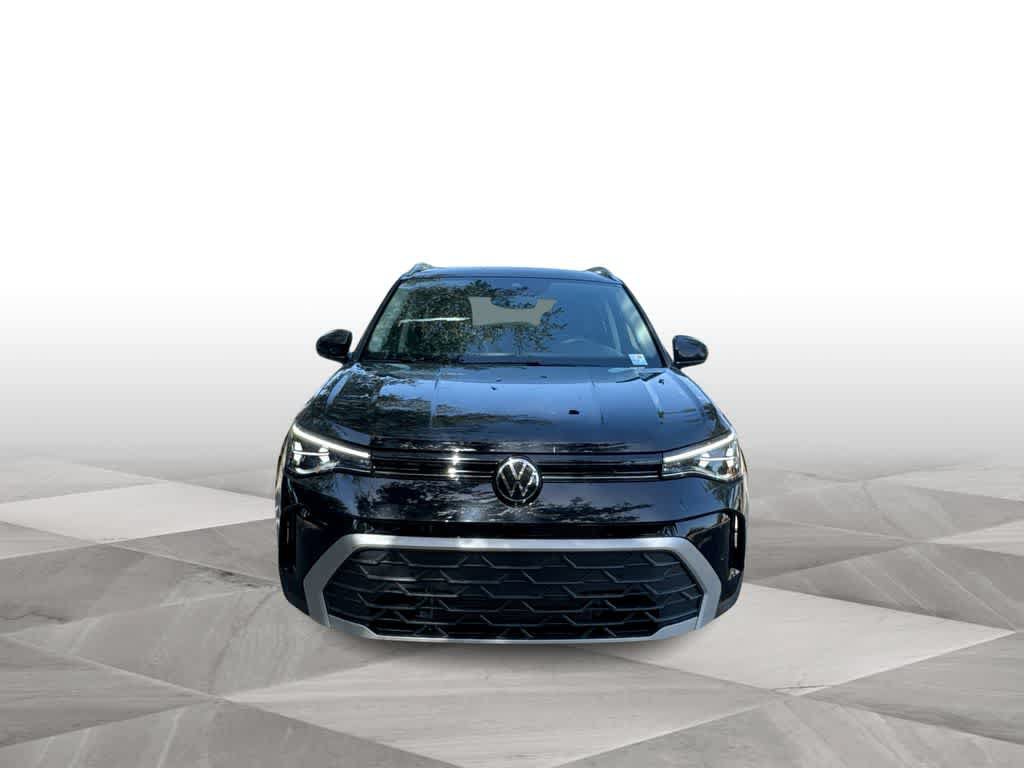 New 2026 Volkswagen Taos SE FWD image 3