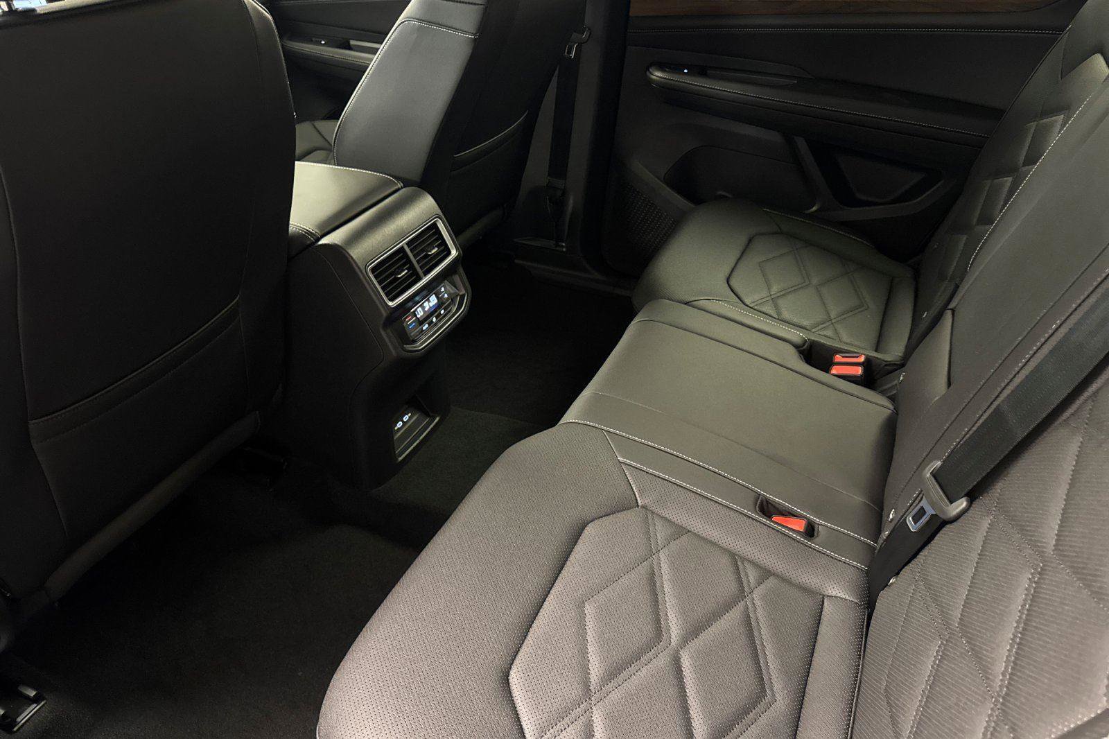 New 2026 Volkswagen Atlas SE image 11