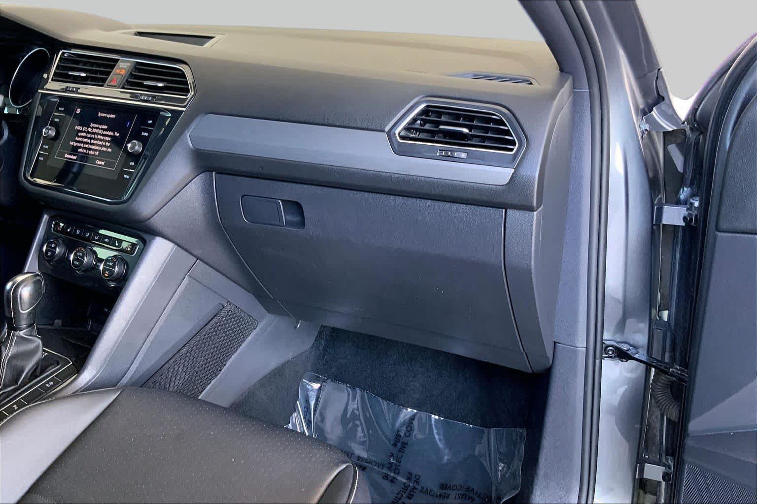 Used 2021 Volkswagen Tiguan SE R-Line AWD/4WD image 19
