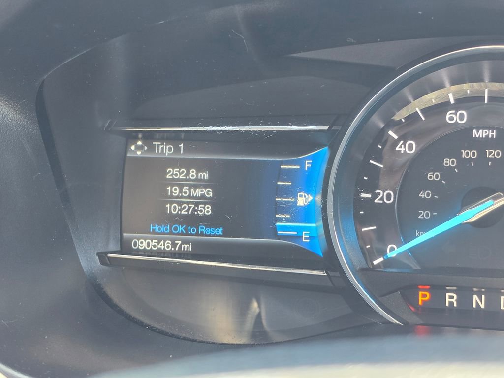 Used 2019 Ford Explorer XLT w/ Equipment Group 202A AWD/4WD image 19