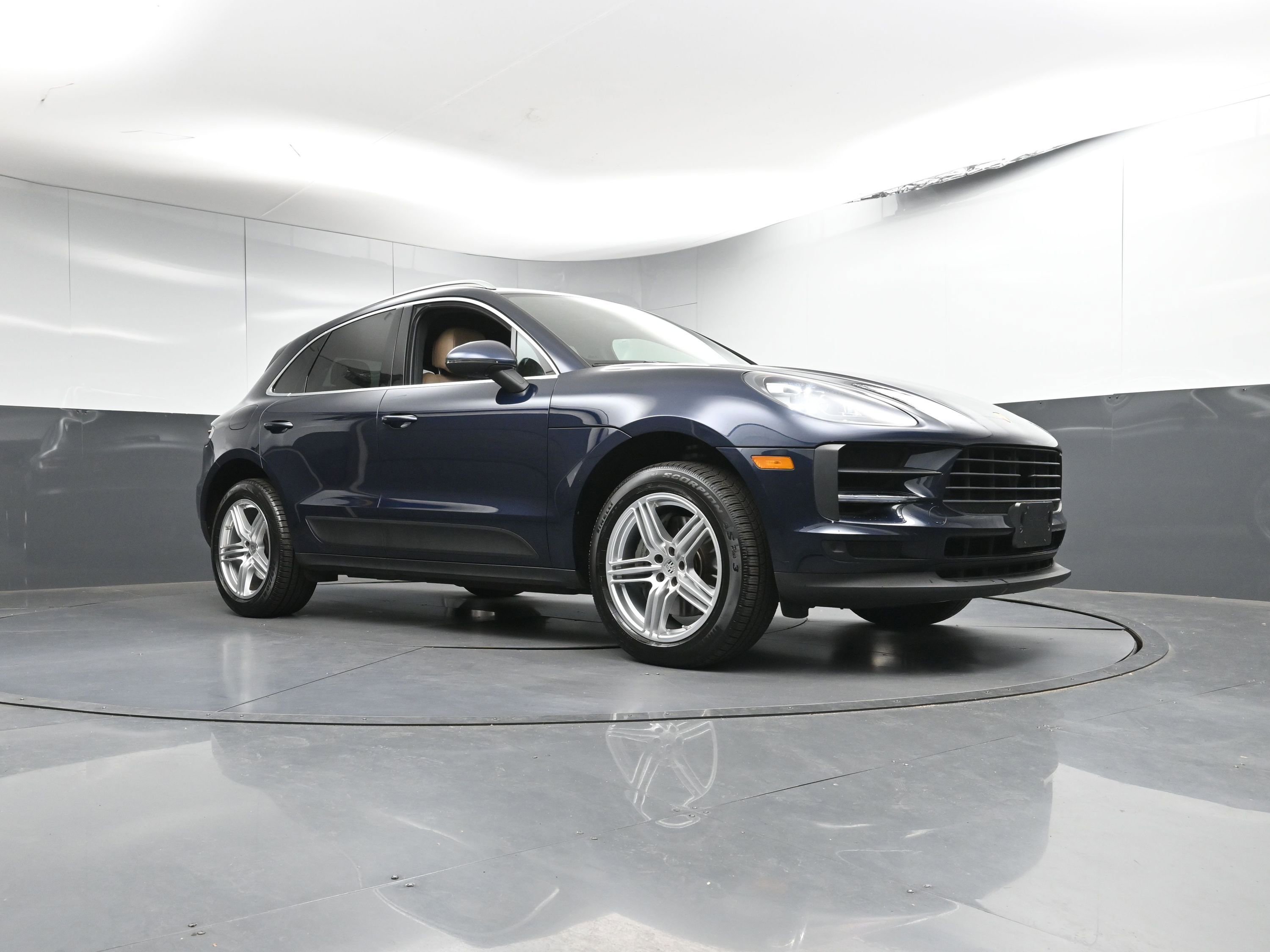 Certified 2020 Porsche Macan S image 30
