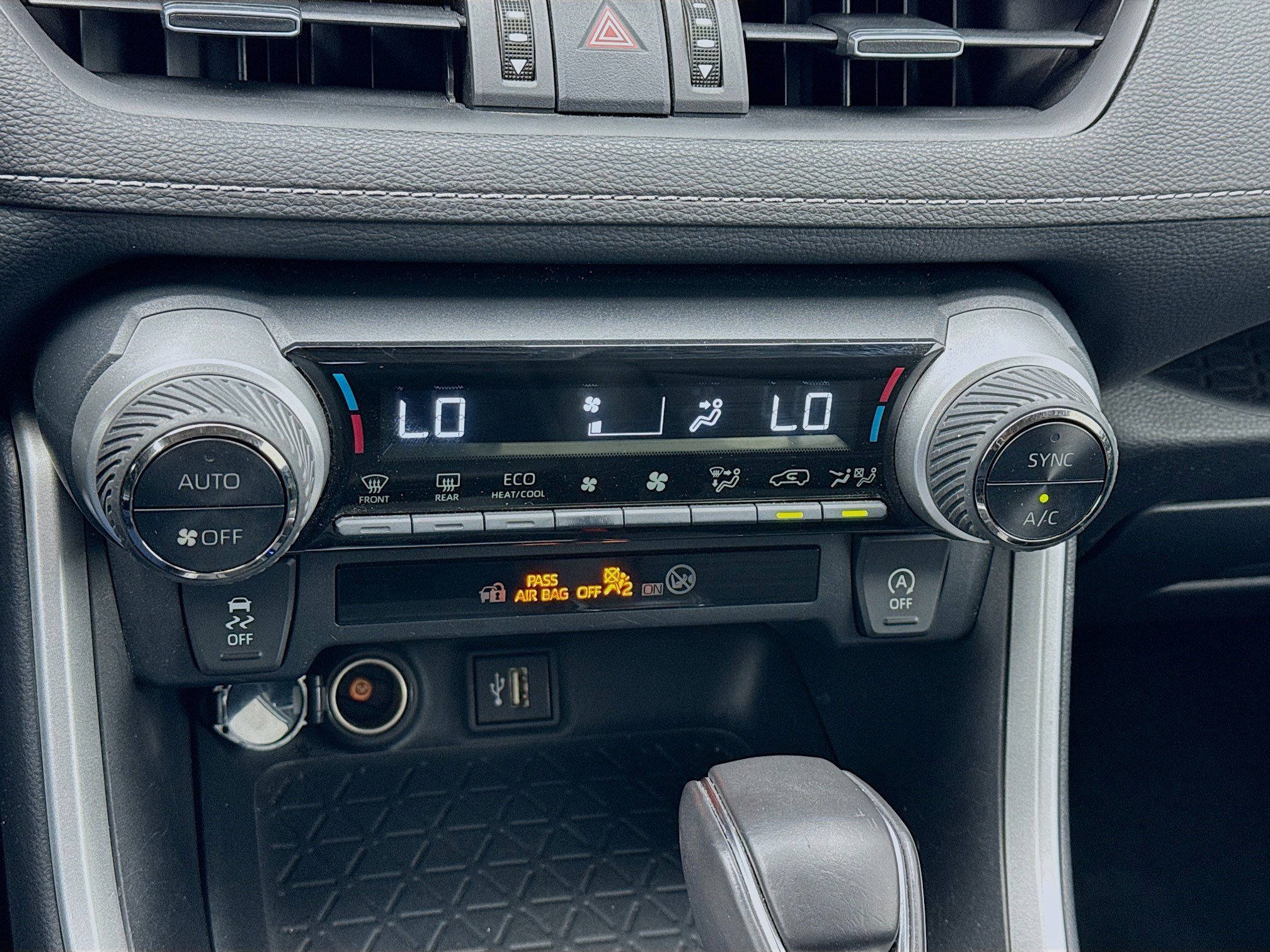 Used 2024 Toyota RAV4 XLE Premium image 12