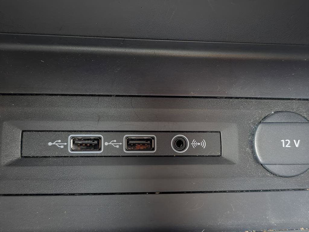 Used 2020 Volkswagen Atlas Cross Sport SE w/ Panoramic Sunroof Package image 34