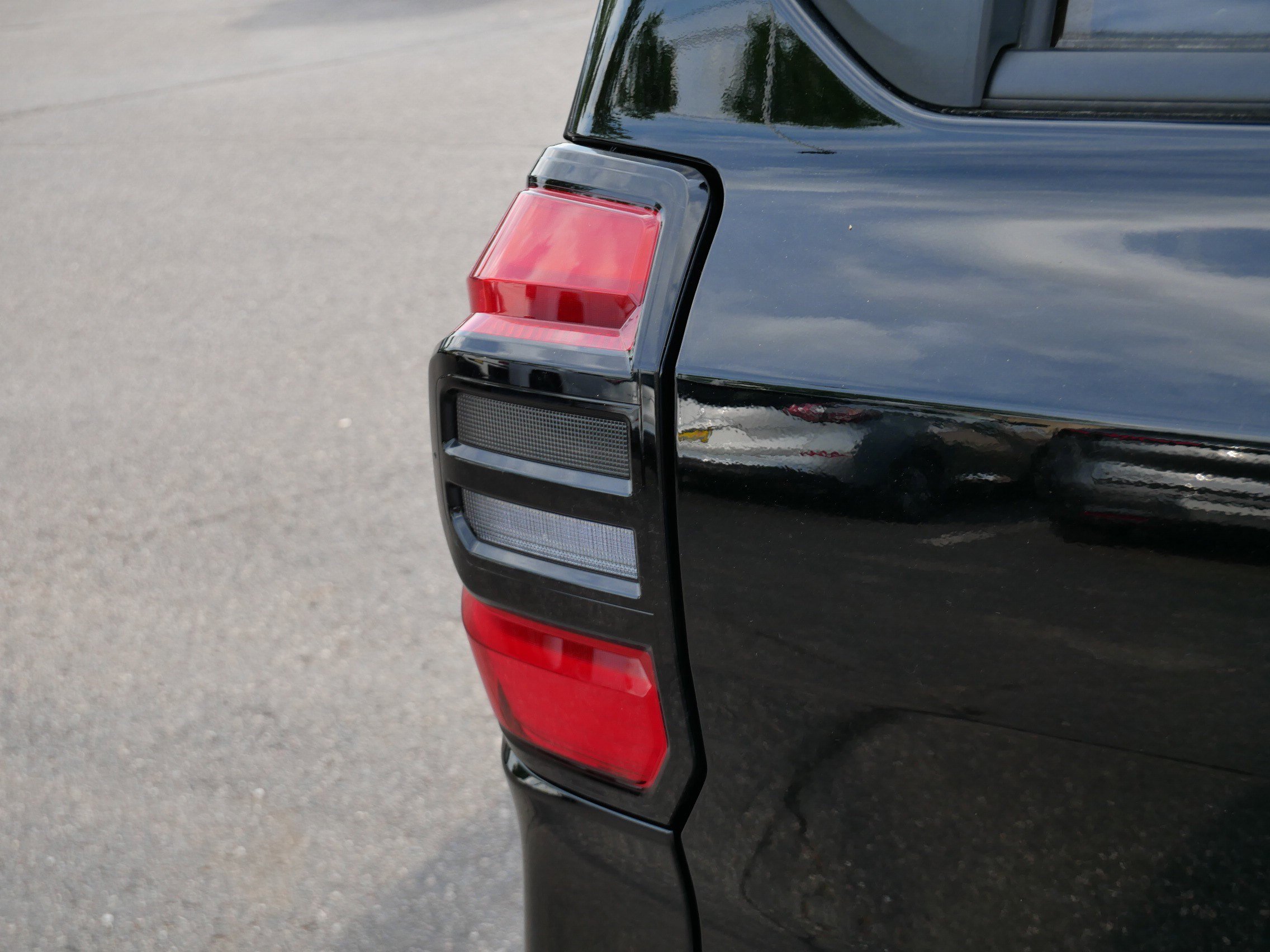 Used 2025 Toyota 4Runner SR5 AWD/4WD image 17