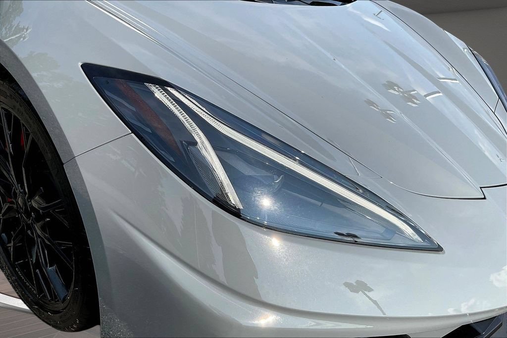 Used 2025 Chevrolet Corvette Stingray Preferred Cpe w/ Z51 Performance Package RWD image 33