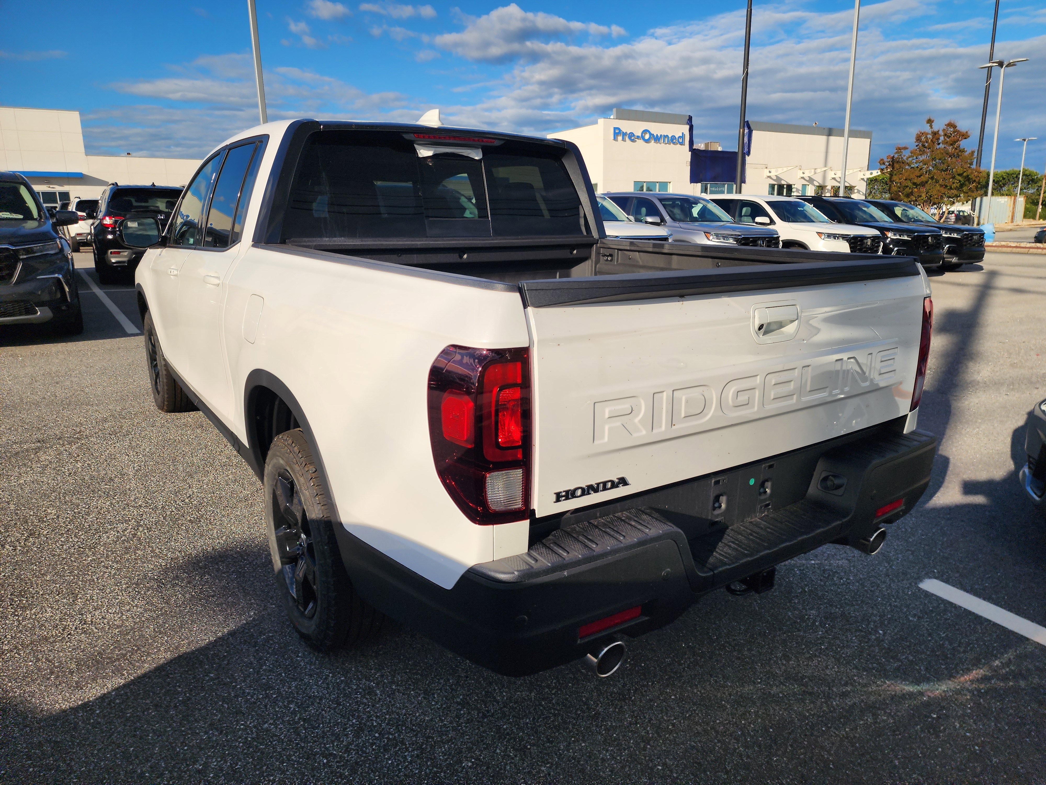 New 2026 Honda Ridgeline Black Edition image 3