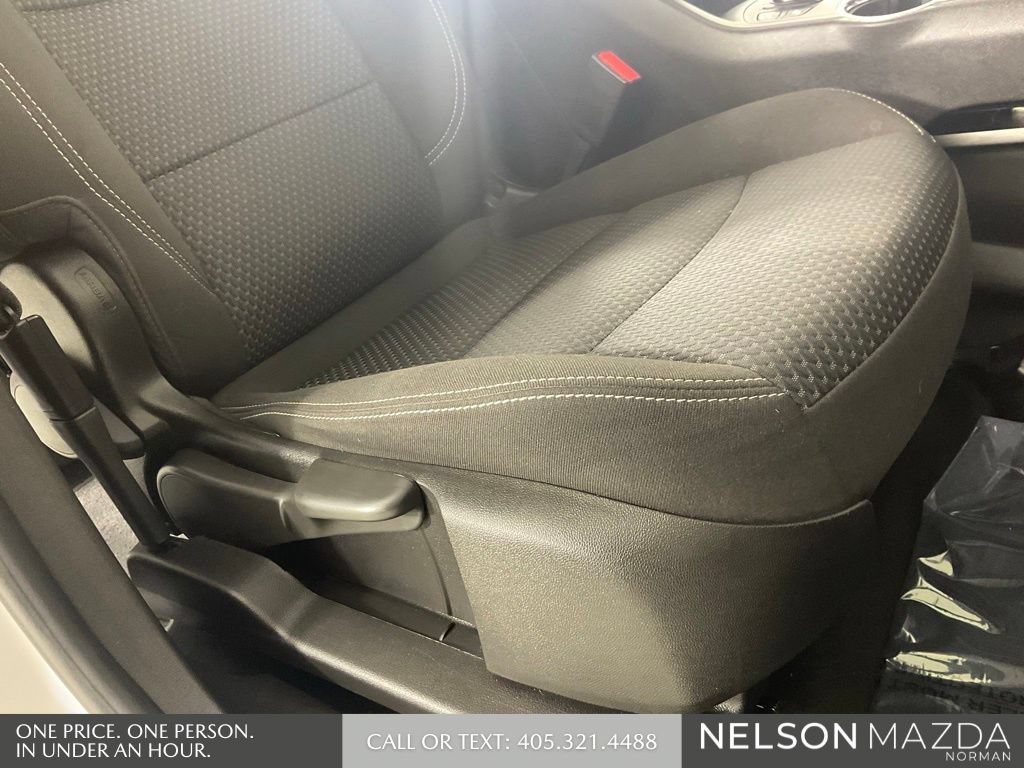 Used 2022 GMC Terrain SLE w/ Driver Convenience Package FWD image 19