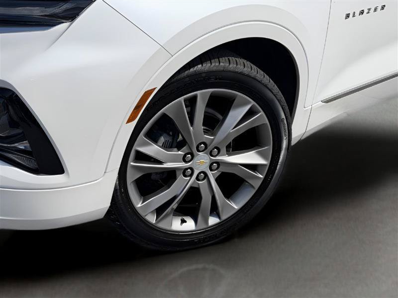 Used 2020 Chevrolet Blazer Premier w/ Driver Confidence II Package FWD image 6