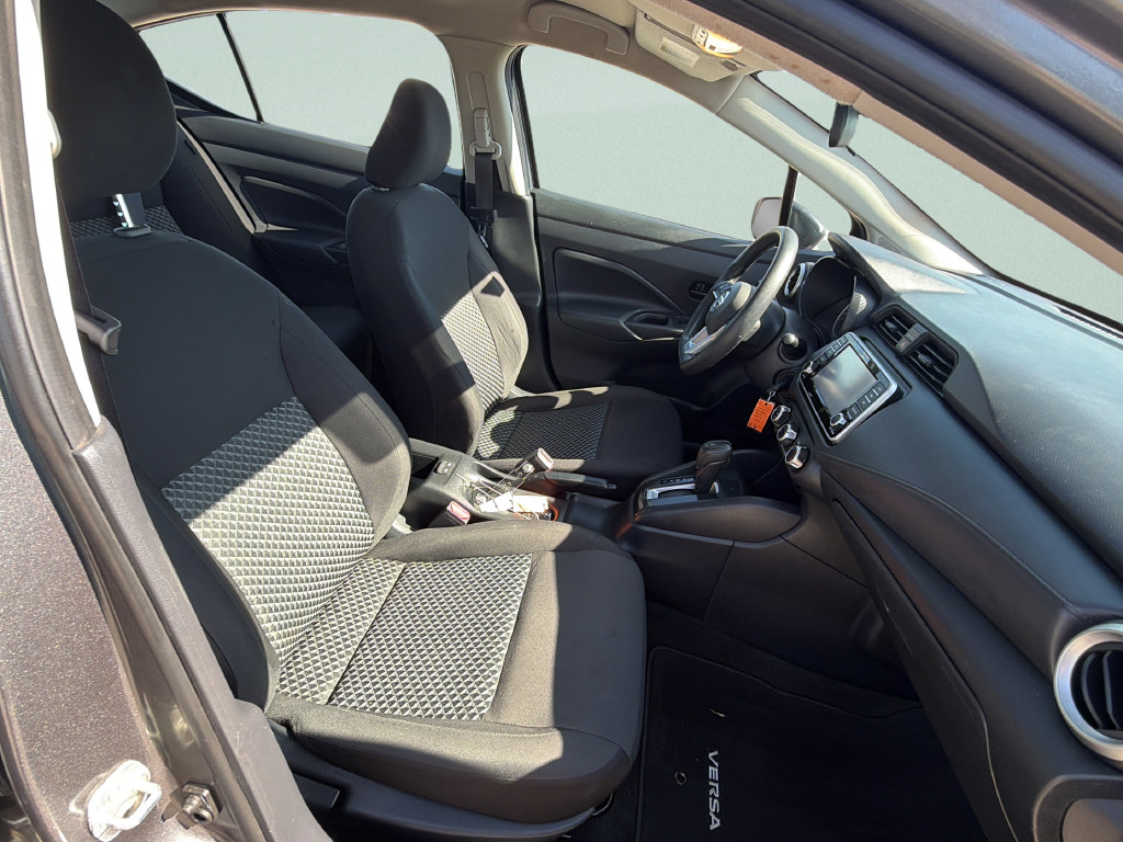 Used 2022 Nissan Versa S FWD image 11