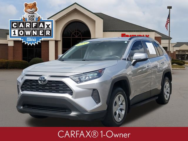Used 2020 Toyota RAV4 LE image 2