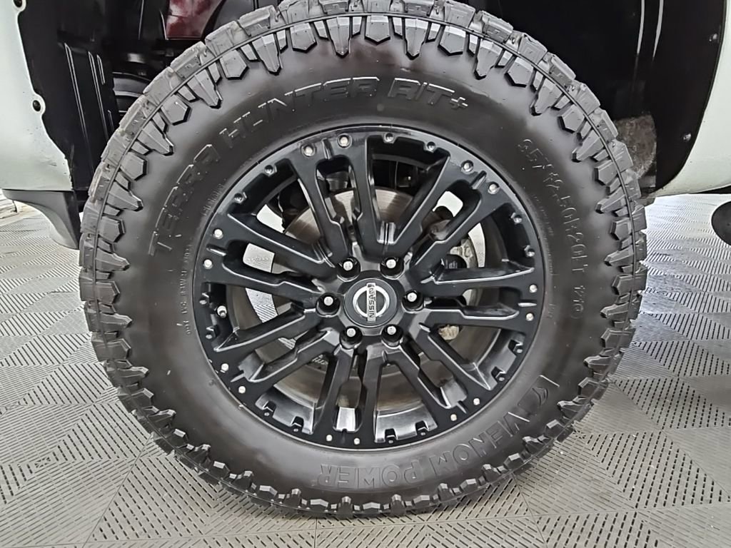 Used 2018 Nissan Titan SL w/ Midnight Edition image 44