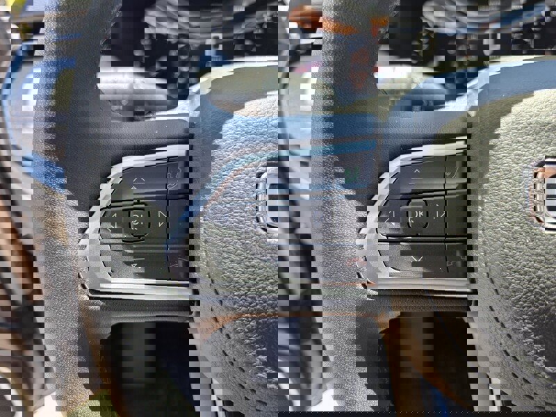 Certified 2025 Jeep Compass Latitude AWD/4WD image 27