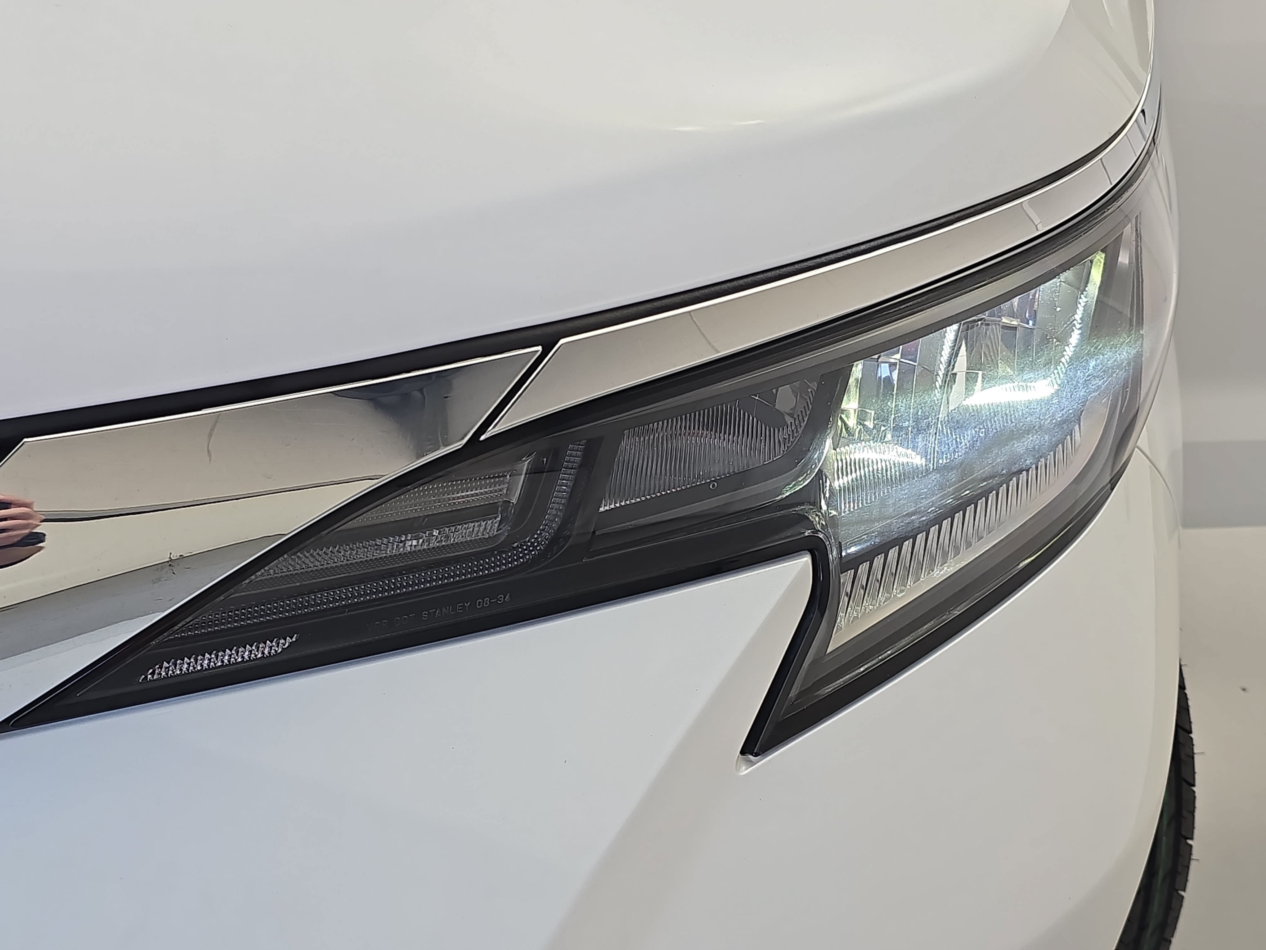 Used 2024 Toyota Sienna XLE FWD image 32